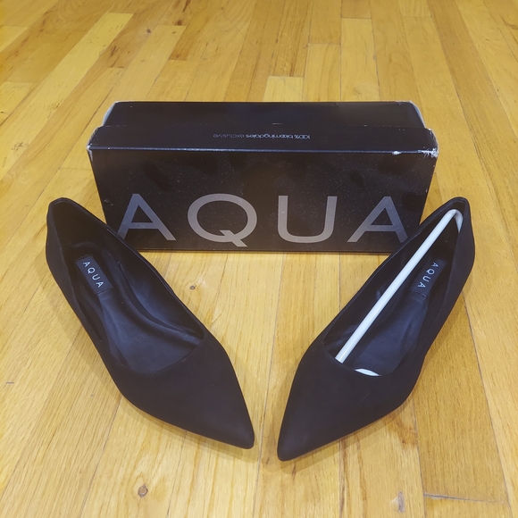 NWT Aqua Women's Sleek Black Sued Flats (Size: 9) - Picture 3 of 3